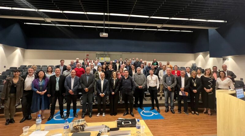 Reunião técnica reúne prefeitos e secretários dos 27 municípios da RMS